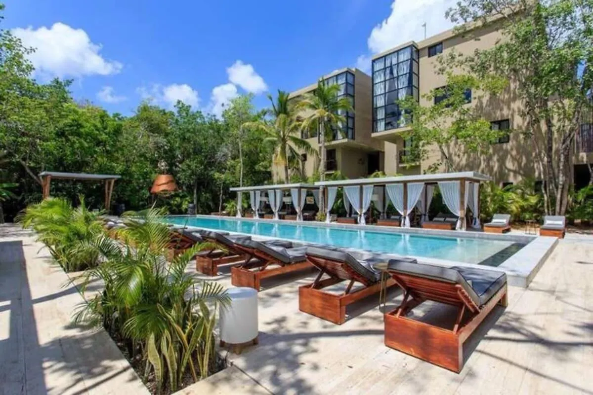 Luxurious Oasis Jacuzzi With Art Gallery And Pool Tulum