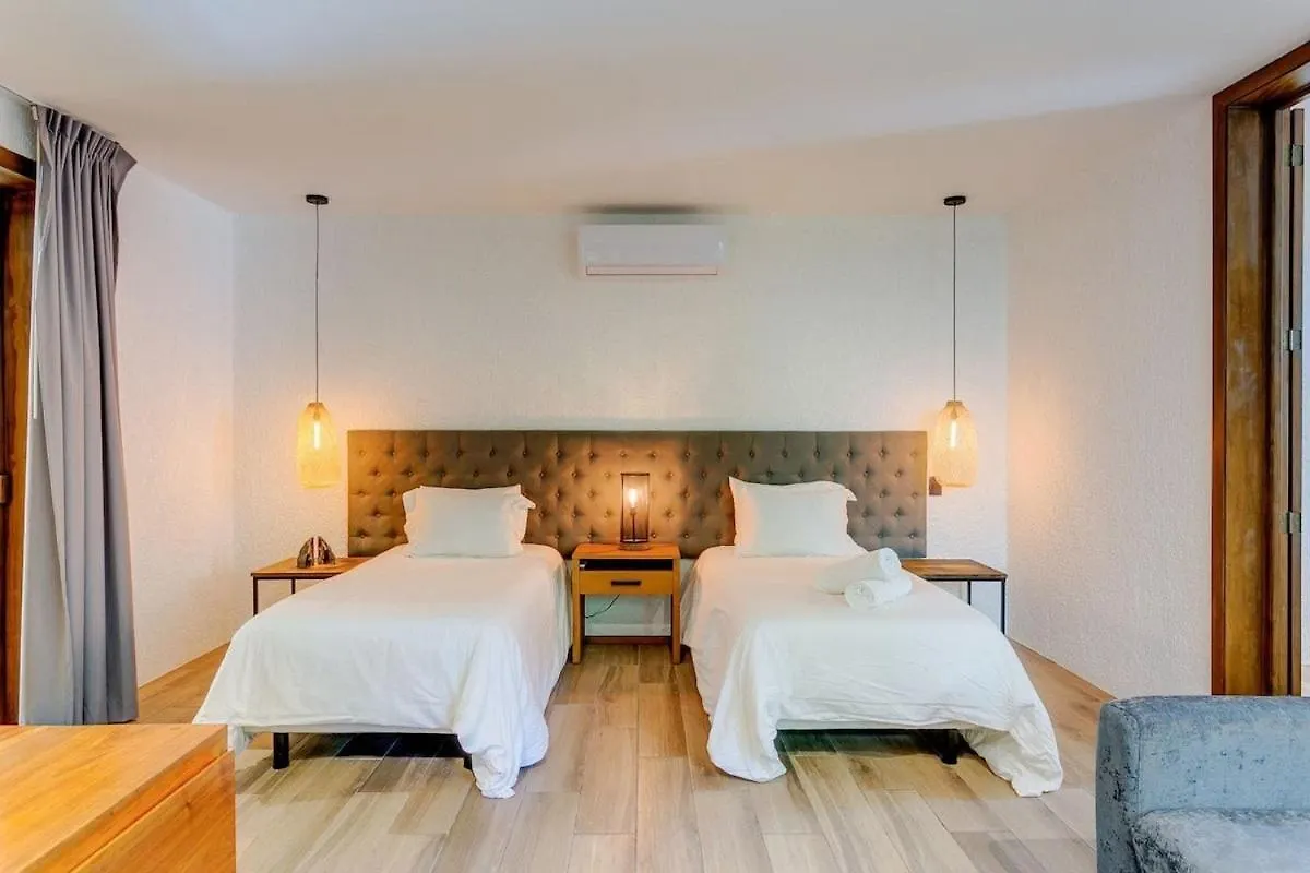 Luxurious Oasis Jacuzzi With Art Gallery And Pool 툴룸 아파트