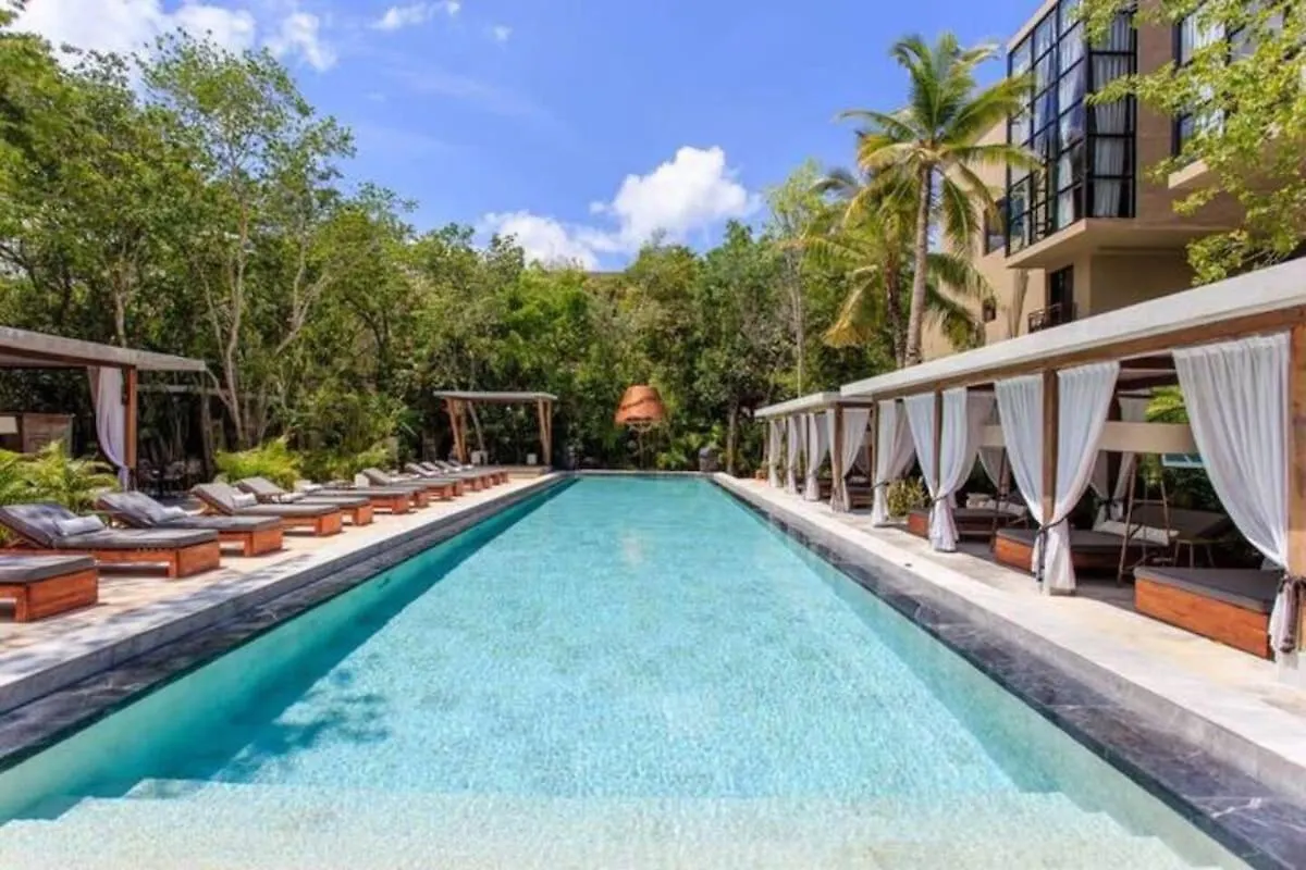 Luxurious Oasis Jacuzzi With Art Gallery And Pool 툴룸