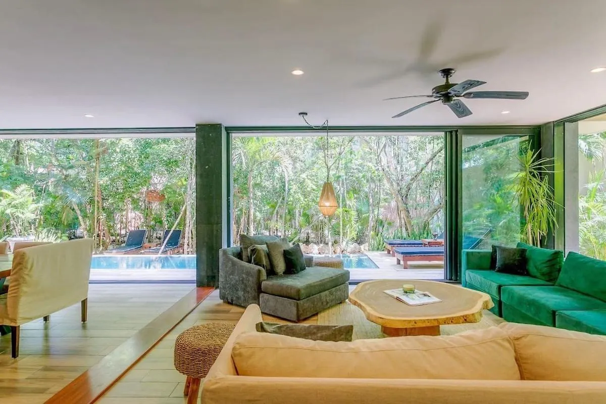 Luxurious Oasis Jacuzzi With Art Gallery And Pool 툴룸 0*,