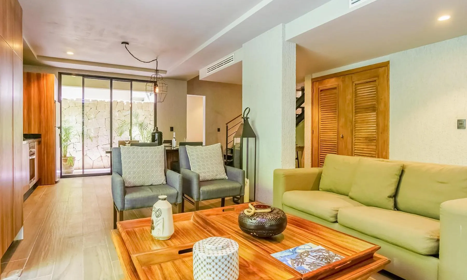 Luxurious Oasis Jacuzzi With Art Gallery And Pool Tulum