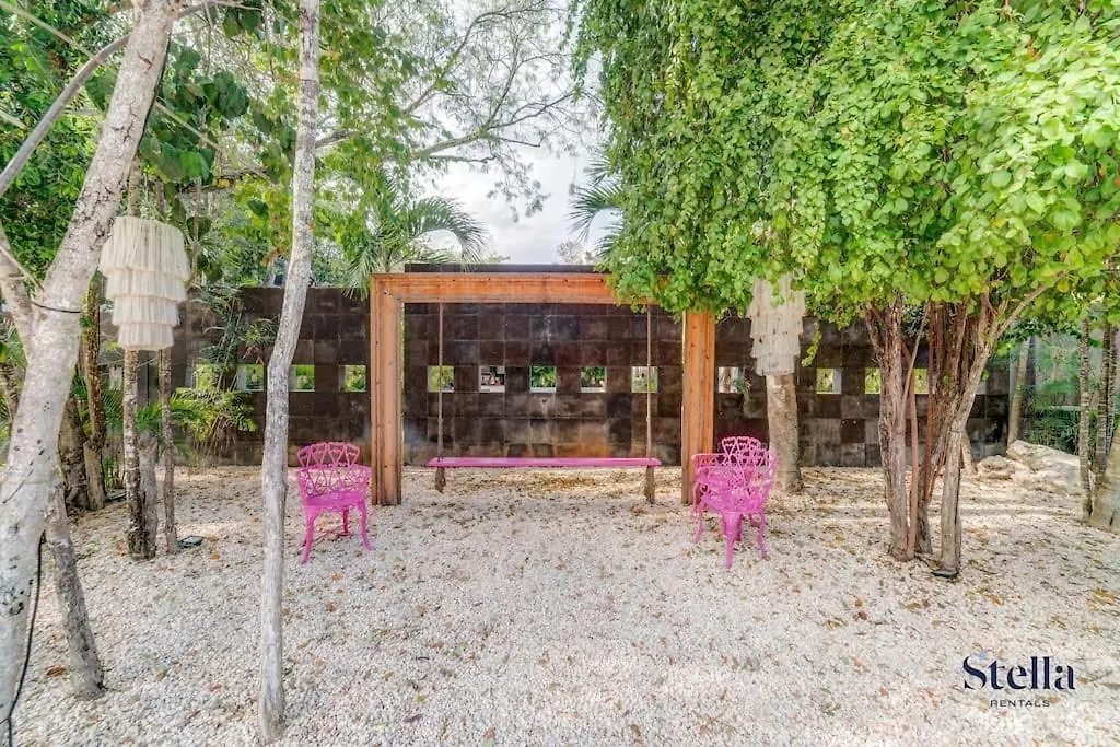 Luxurious Oasis Jacuzzi With Art Gallery And Pool Tulum
