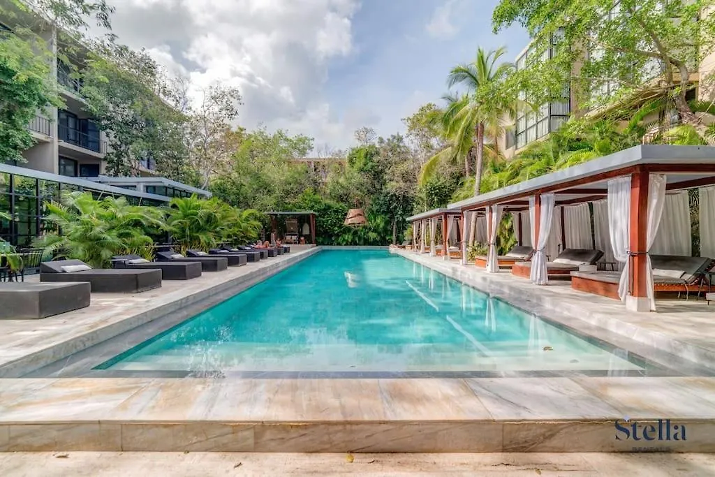 Luxurious Oasis Jacuzzi With Art Gallery And Pool Tulum