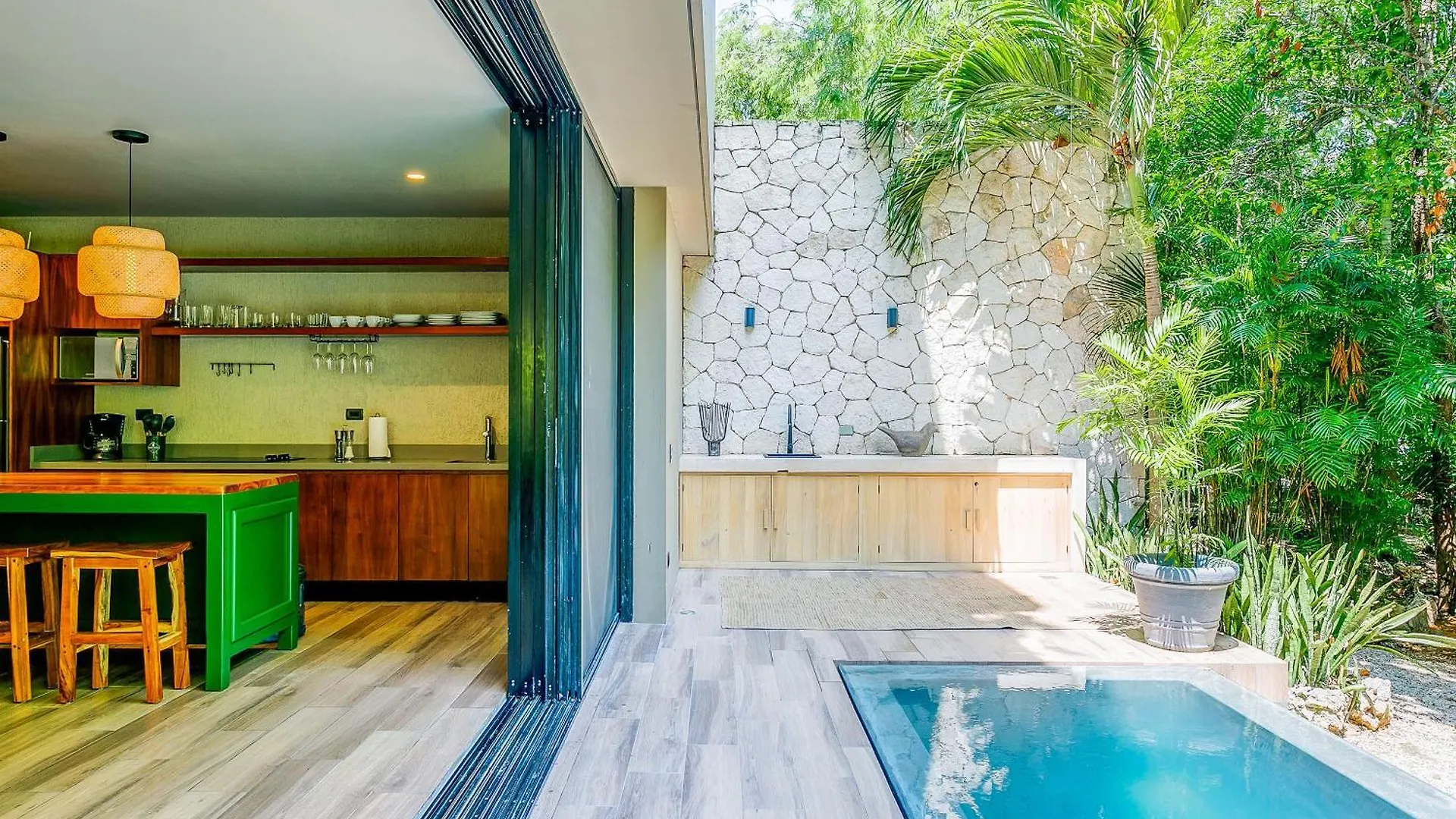 Luxurious Oasis Jacuzzi With Art Gallery And Pool Tulum Mexico