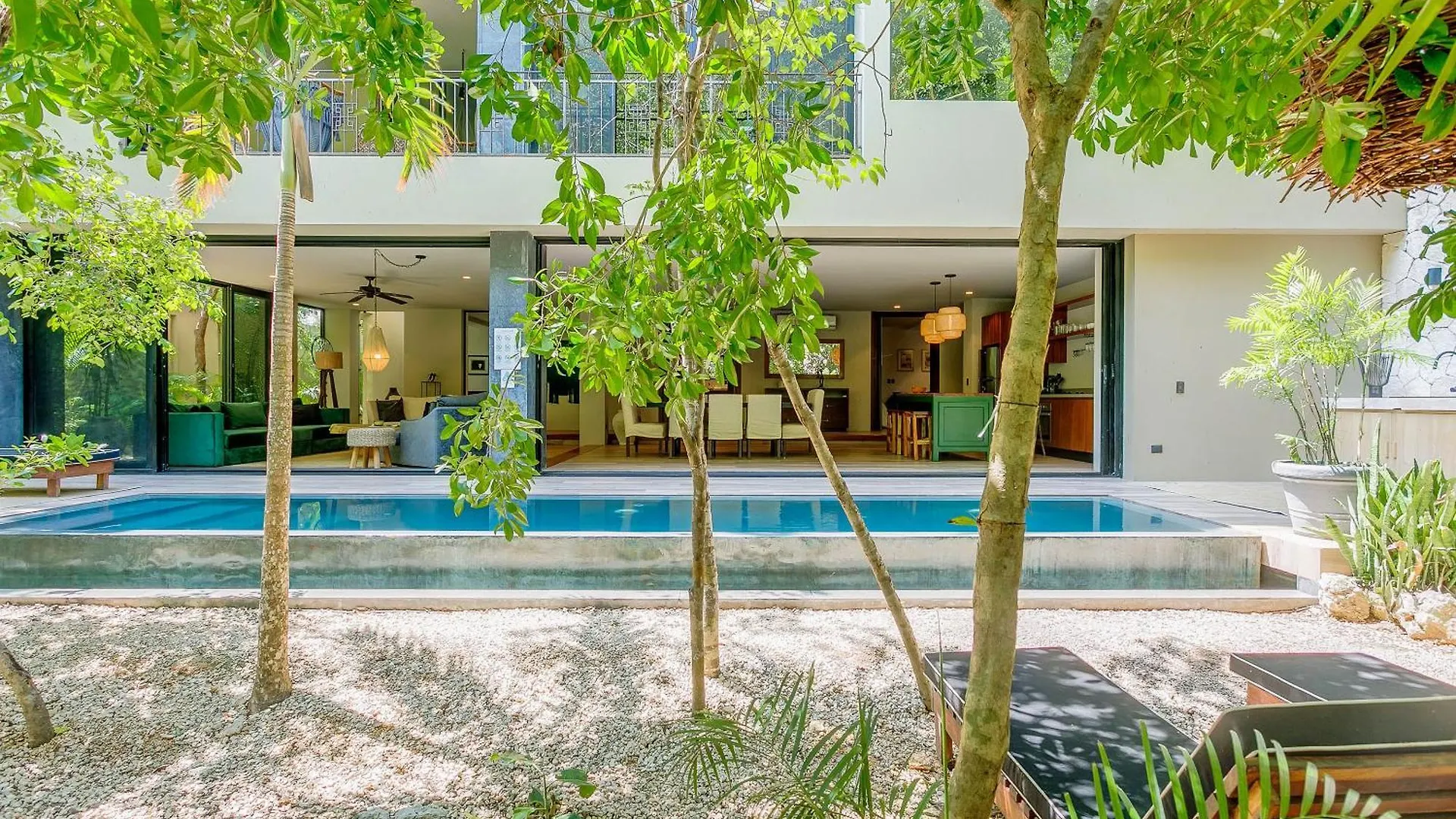 Luxurious Oasis Jacuzzi With Art Gallery And Pool Tulum Mexico